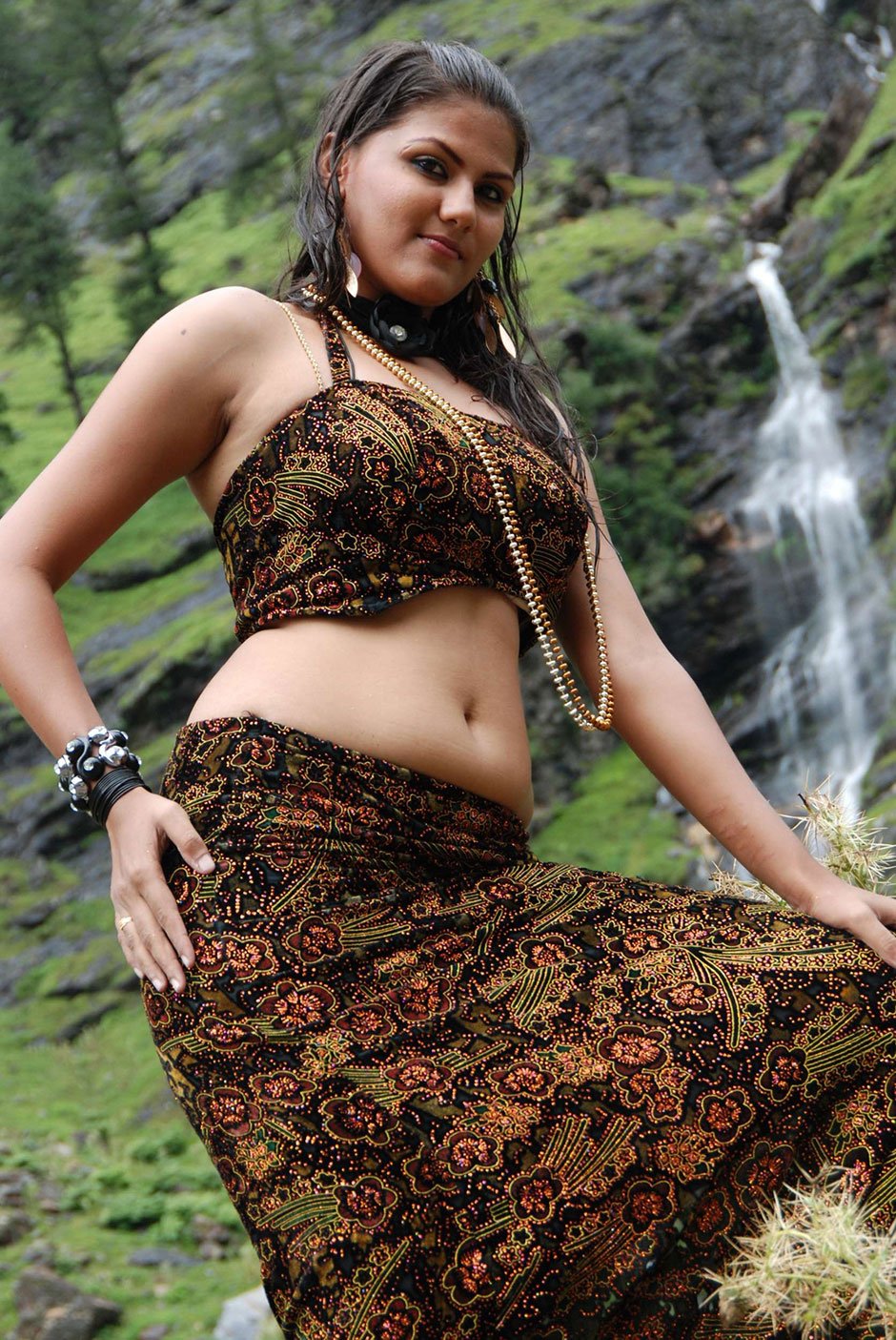 Tamil actress hot innerthigs